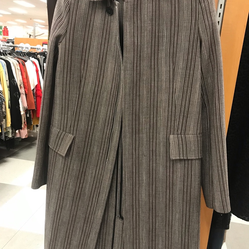 Real Runway Coat - Picture 16 of 16